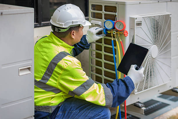 Professional Hvac technician working in Angleton, TX